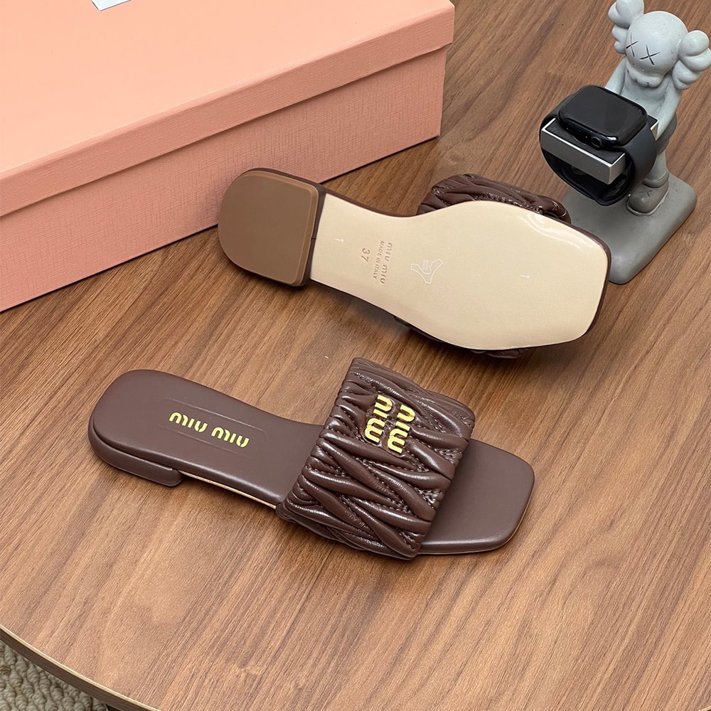 M1um1u Matelasse nappa leather slides (EU SIZE 35-42)