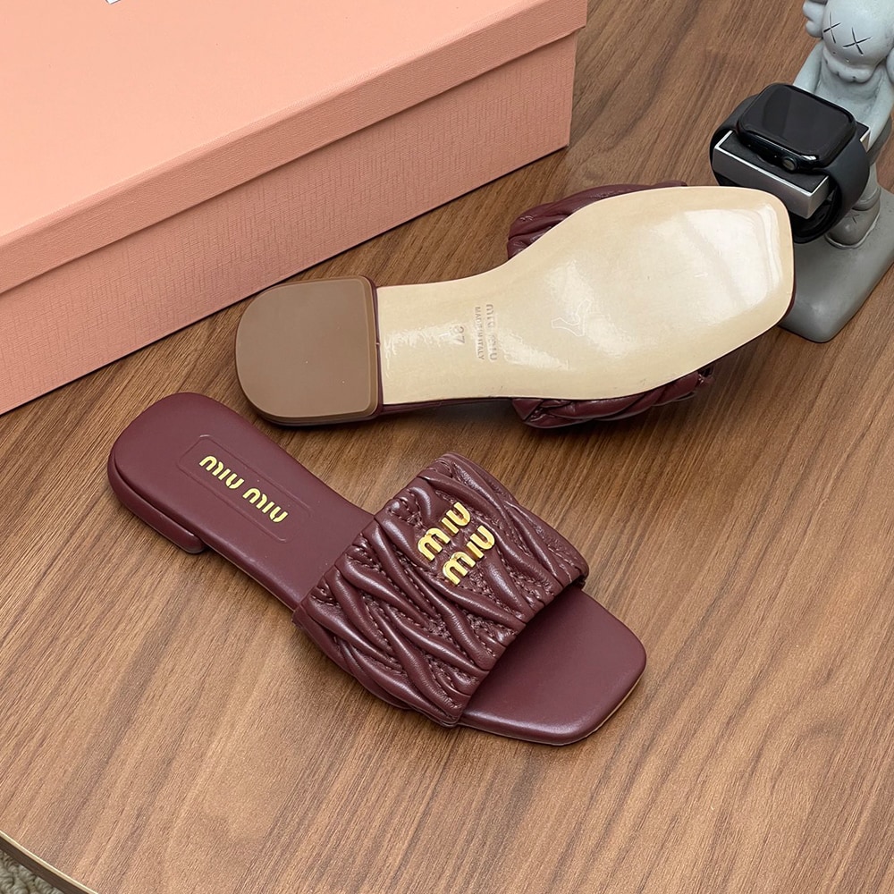 M1um1u Matelasse nappa leather slides (EU SIZE 35-42)