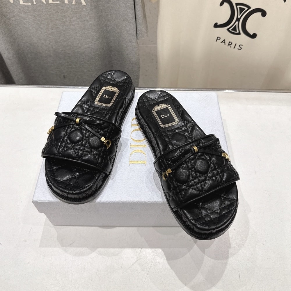 D10r Cannage Slide (EU SIZE 35-42)