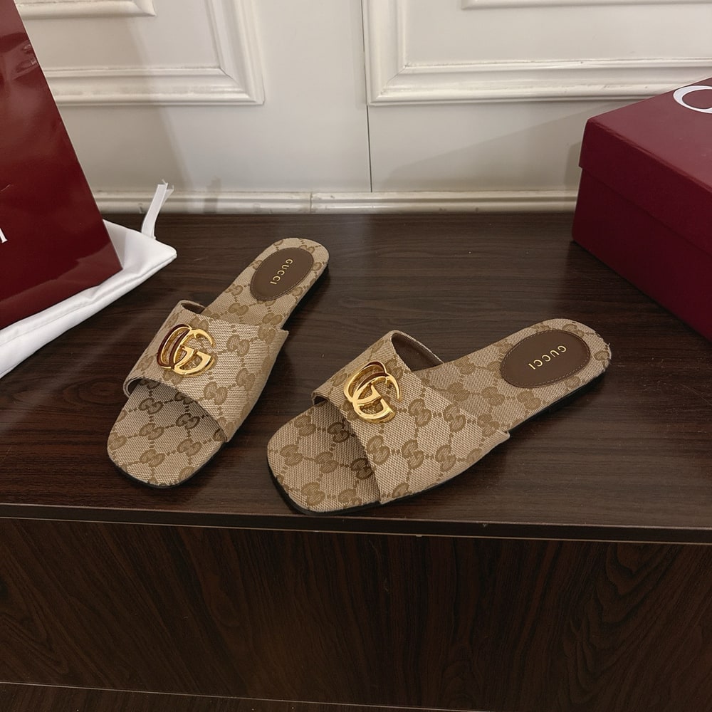 Gvc*1 Women’s slide sandal with Double G(EU SIZE 35-42)