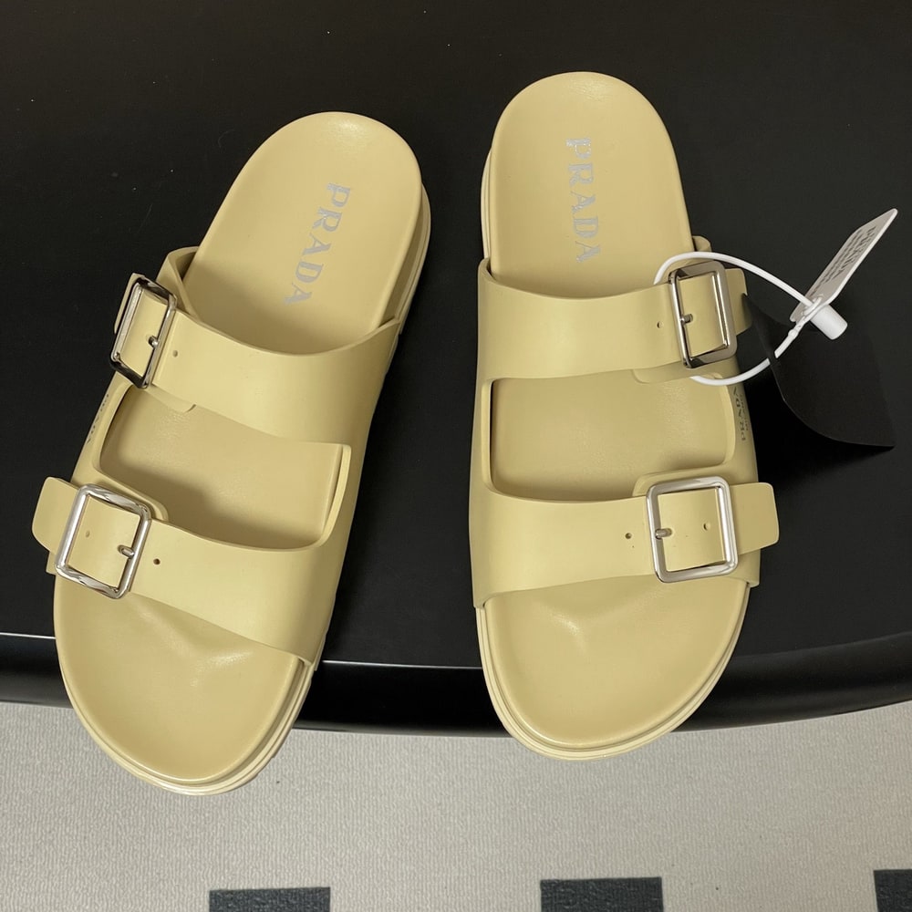 Pra*a Rubber slides (EU SIZE 35-41)