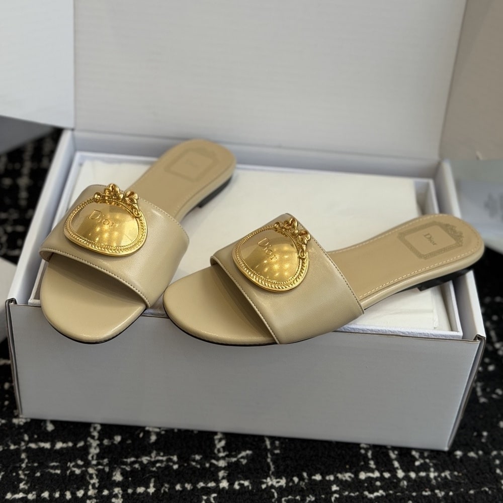 D10r Medaillon Buckle Slide (EU SIZE 35-42)