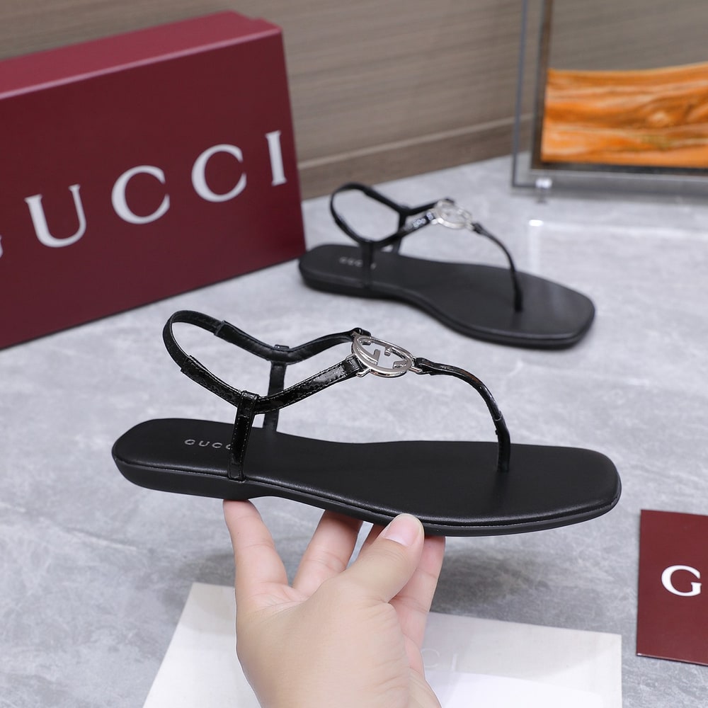 Gvc*1 Women’s thong sandal with Interlocking G(EU SIZE 35-42)