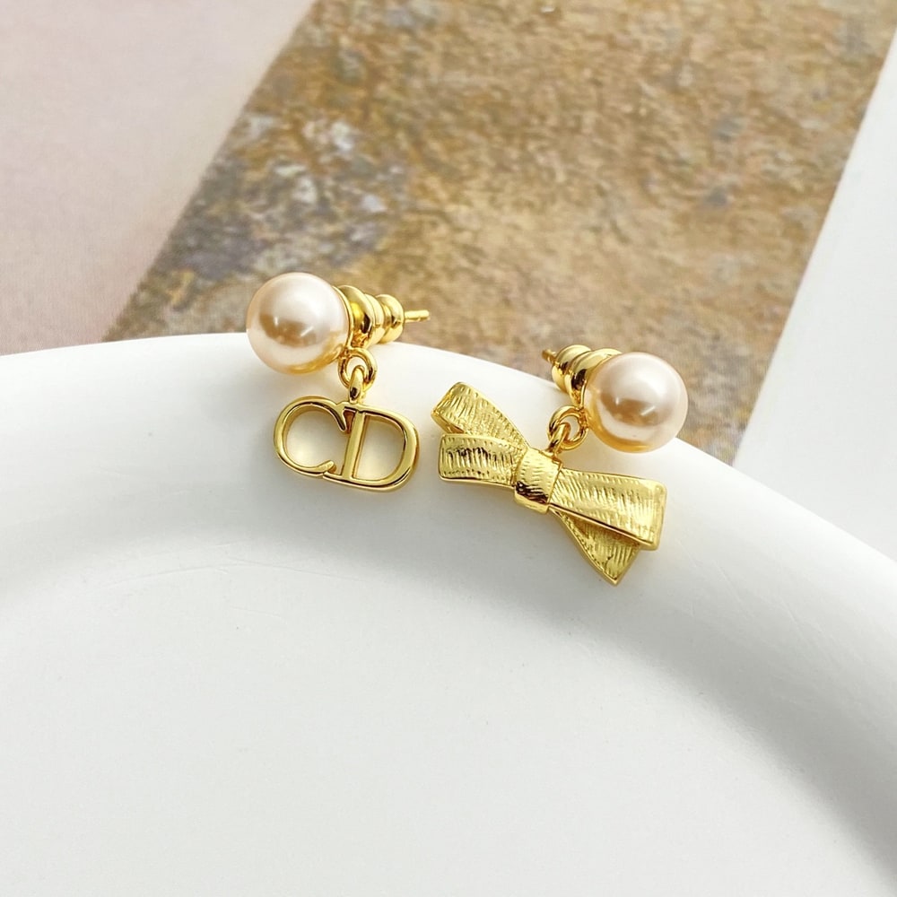 D10r CD Bow Earrings