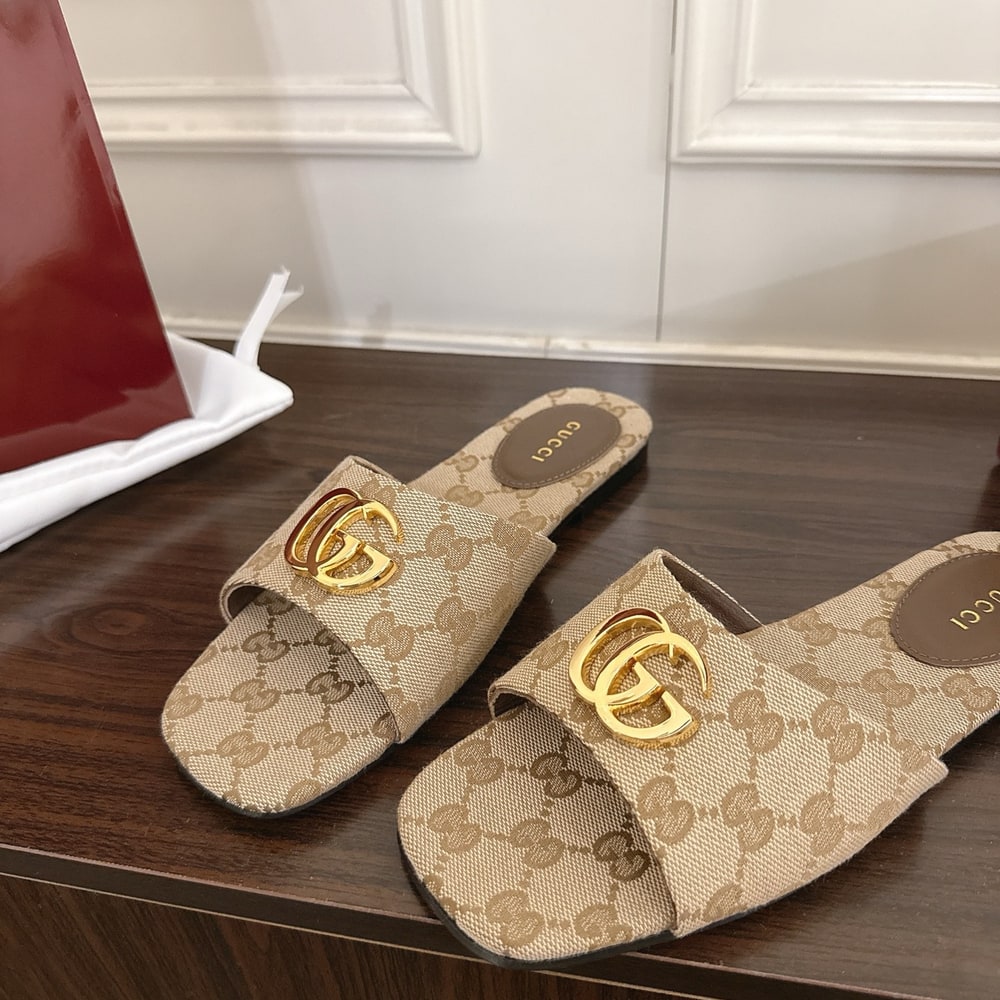 Gvc*1 Women’s slide sandal with Double G(EU SIZE 35-42)