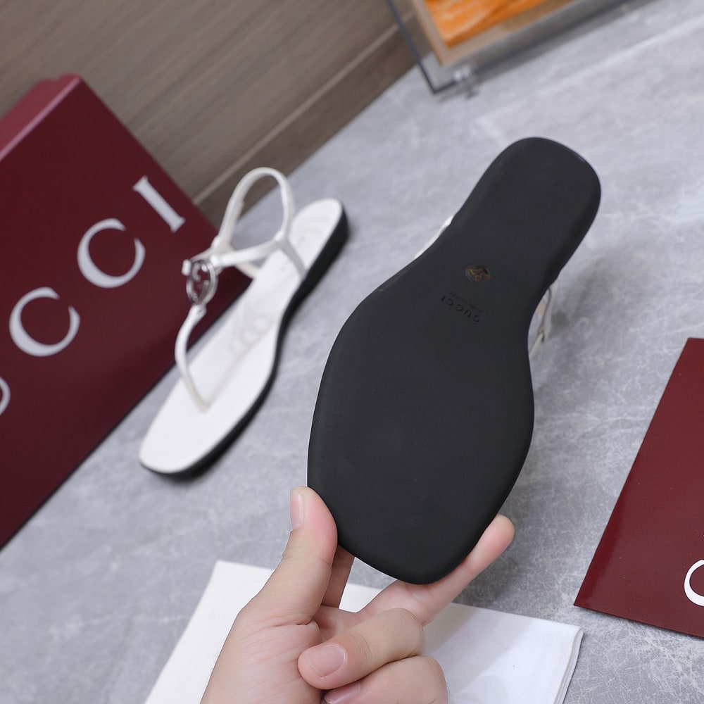 Gvc*1 Women’s thong sandal with Interlocking G(EU SIZE 35-42)