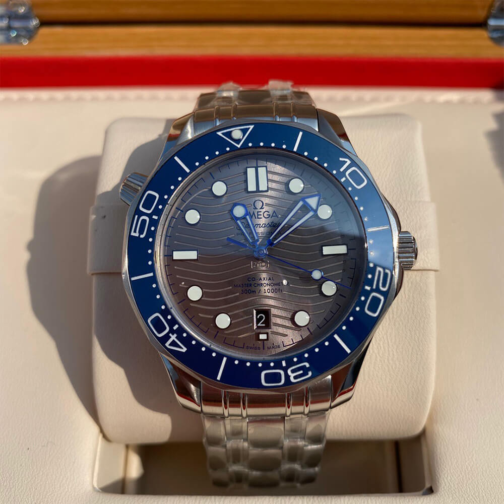 0me*ga Seamaster Diver 300M