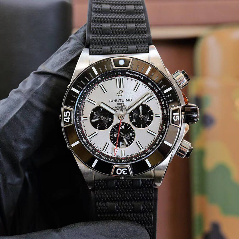 Breitling S*per Chronomat B01 44
