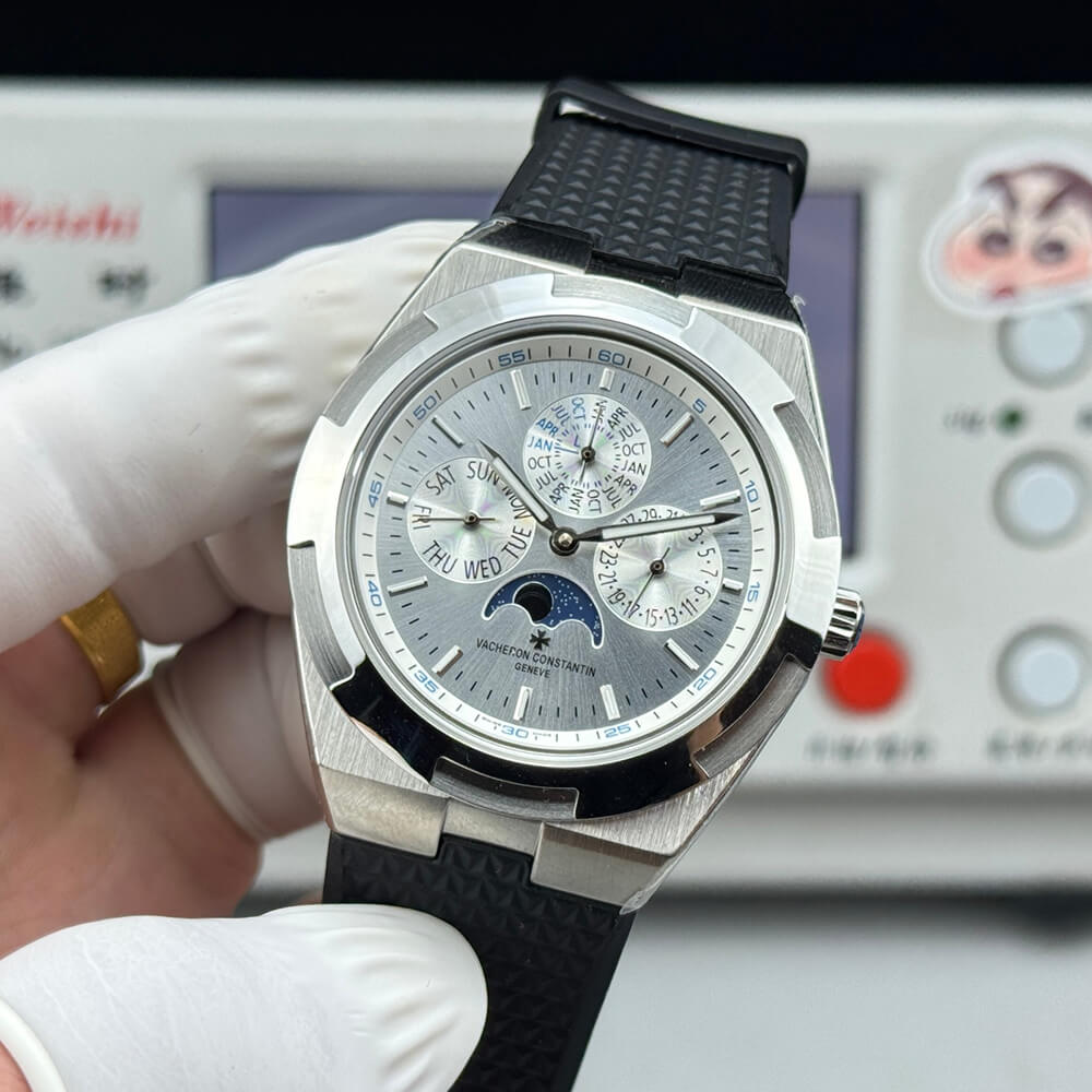 Vacheron C0nstan1n Overseas Chronograph