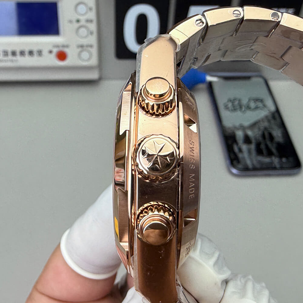 Vacheron C0nstan1n Overseas Chronograph