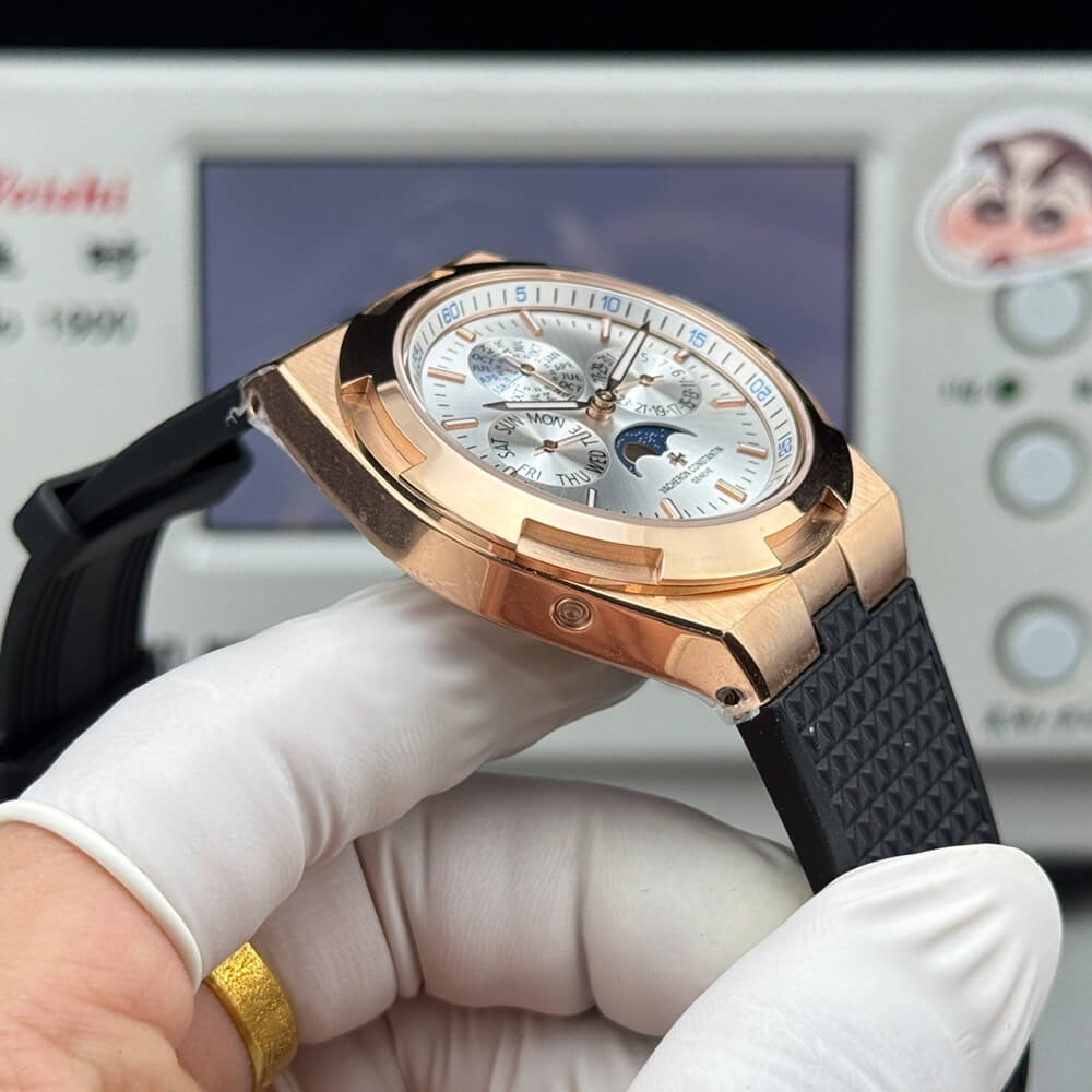 Vacheron C0nstan1n Overseas Chronograph