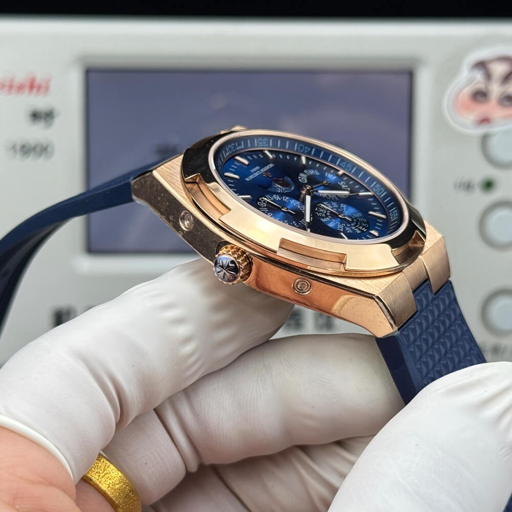 Vacheron C0nstan1n Overseas Chronograph