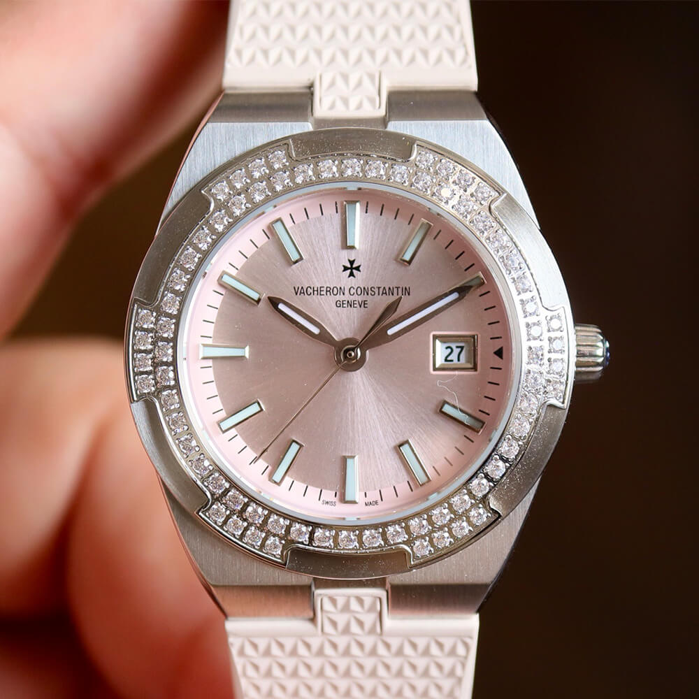 Vacheron C0nstan1n Overseas Self-winding