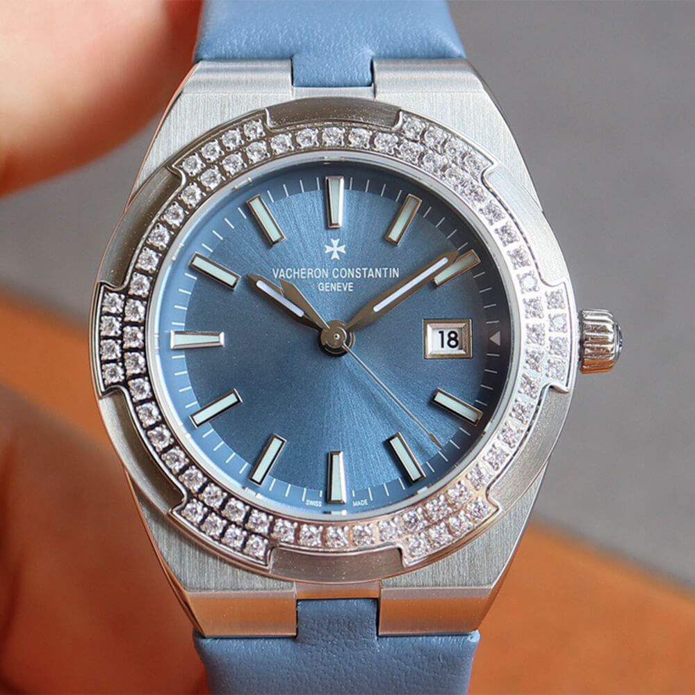 Vacheron C0nstan1n Overseas Self-winding