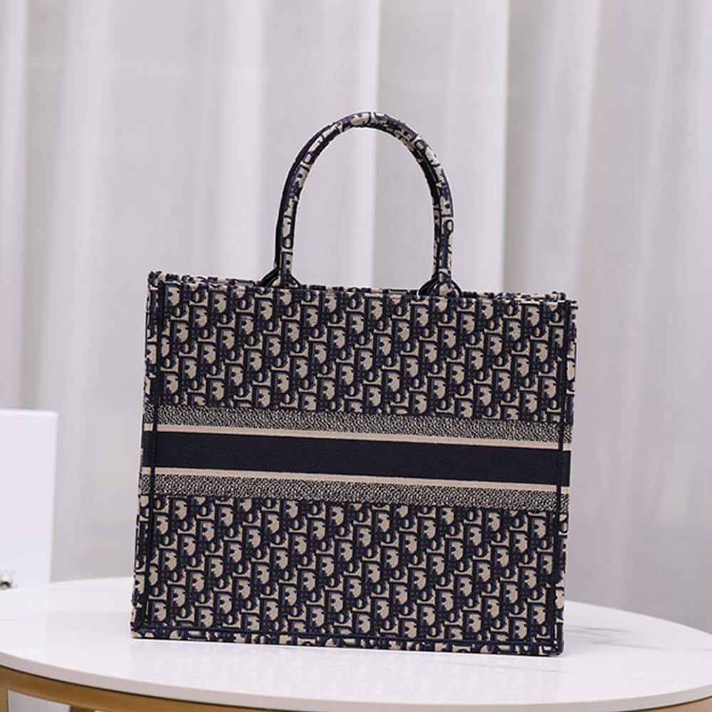 LARGE D10r BOOK TOTE