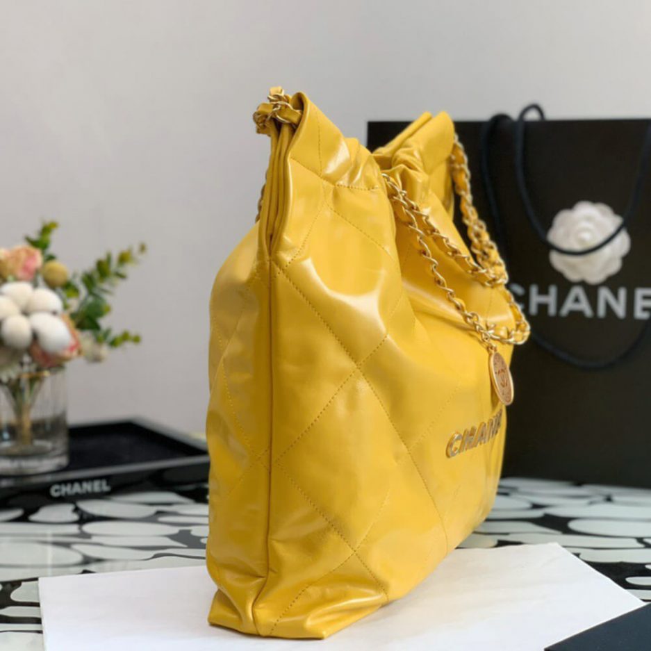 Ch**el 22 SMALL HANDBAG