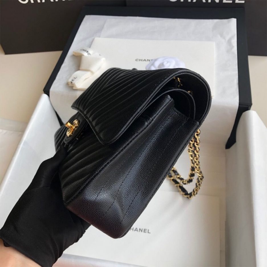 Ch**el Classic Chevron Medium Flap