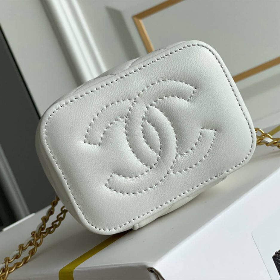 Ch**el SMALL VANITY WITH CHAIN