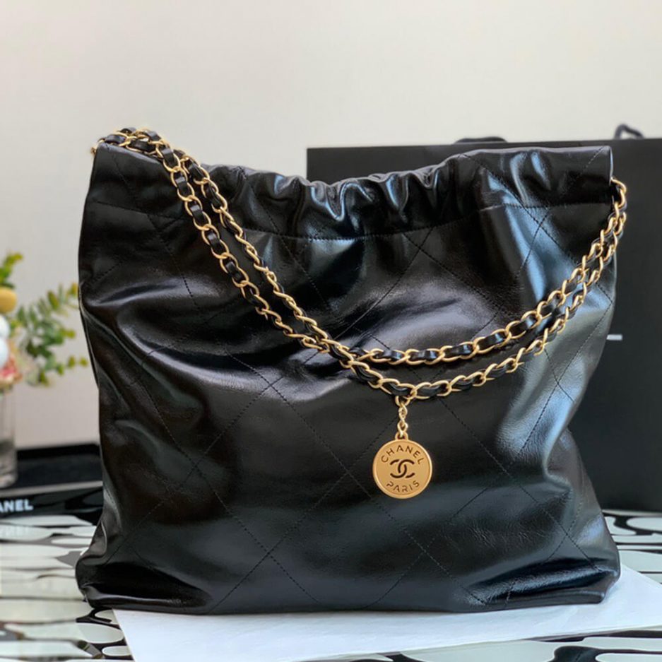 Ch**el 22 SMALL HANDBAG