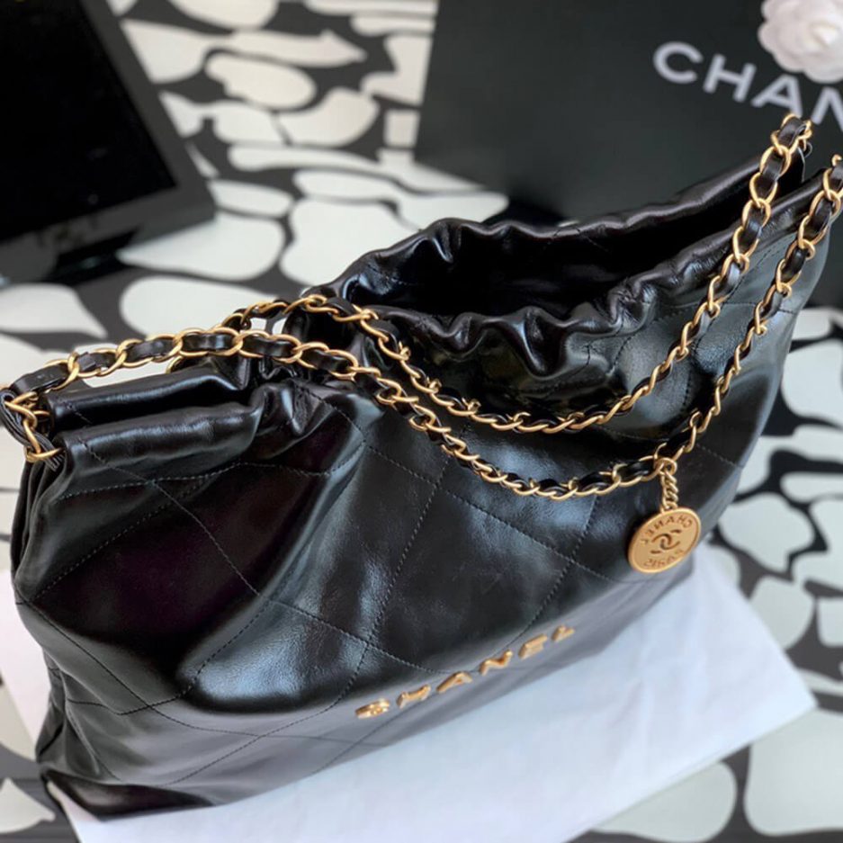 Ch**el 22 SMALL HANDBAG