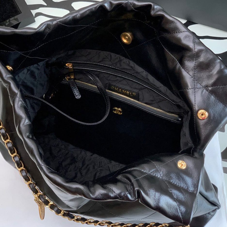 Ch**el 22 SMALL HANDBAG