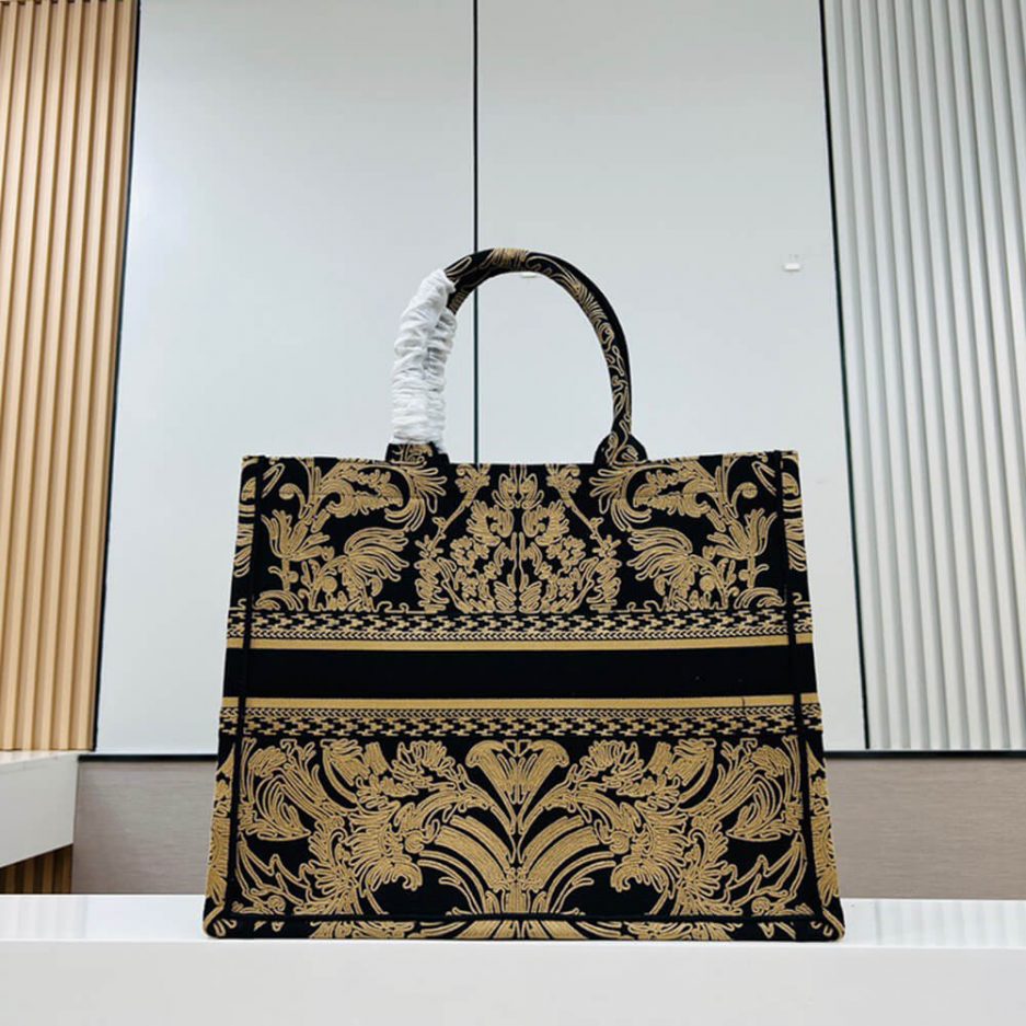 LARGE D10r BOOK TOTE
