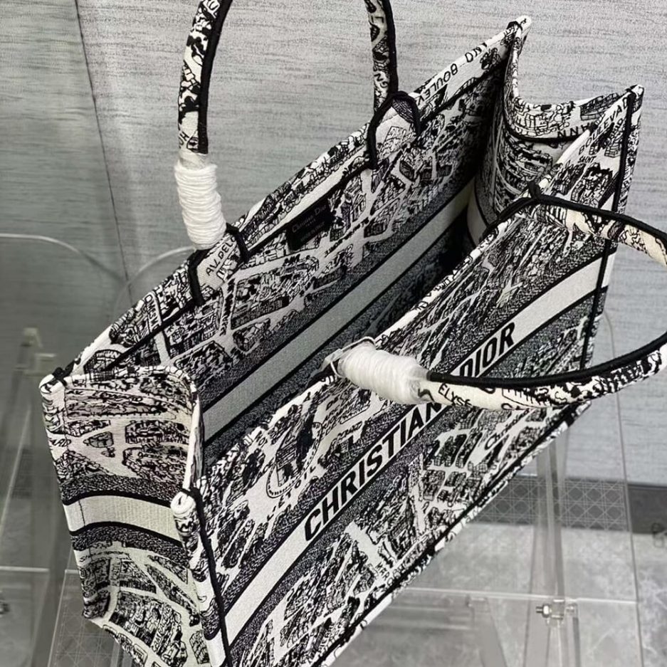 LARGE D10r BOOK TOTE