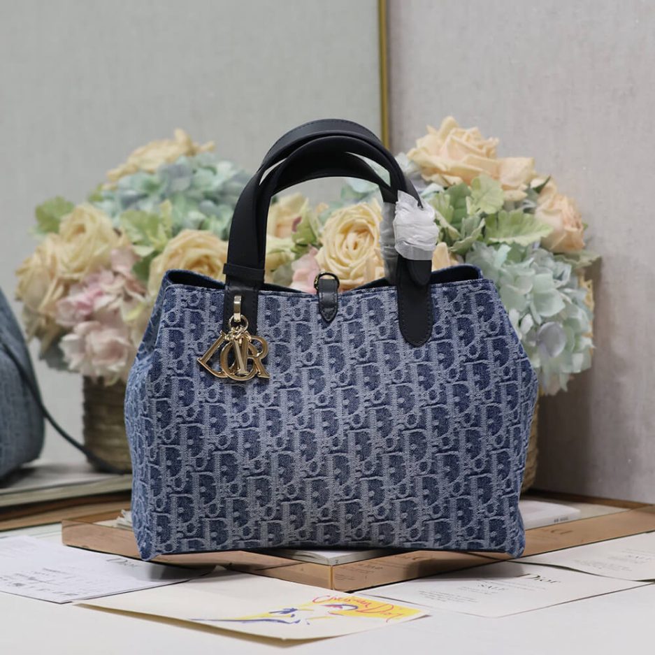 Medium D10r Toujours Bag
