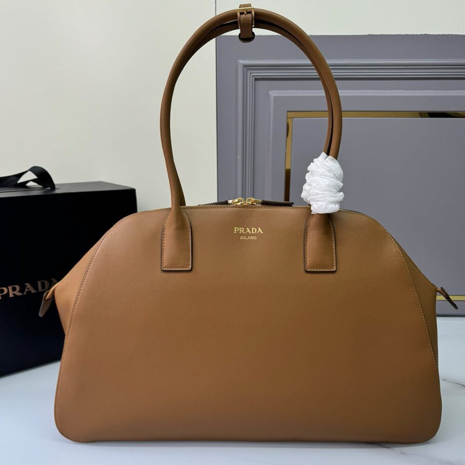 Pra*a Large leather tote bag with zipper closure(high-end grade)