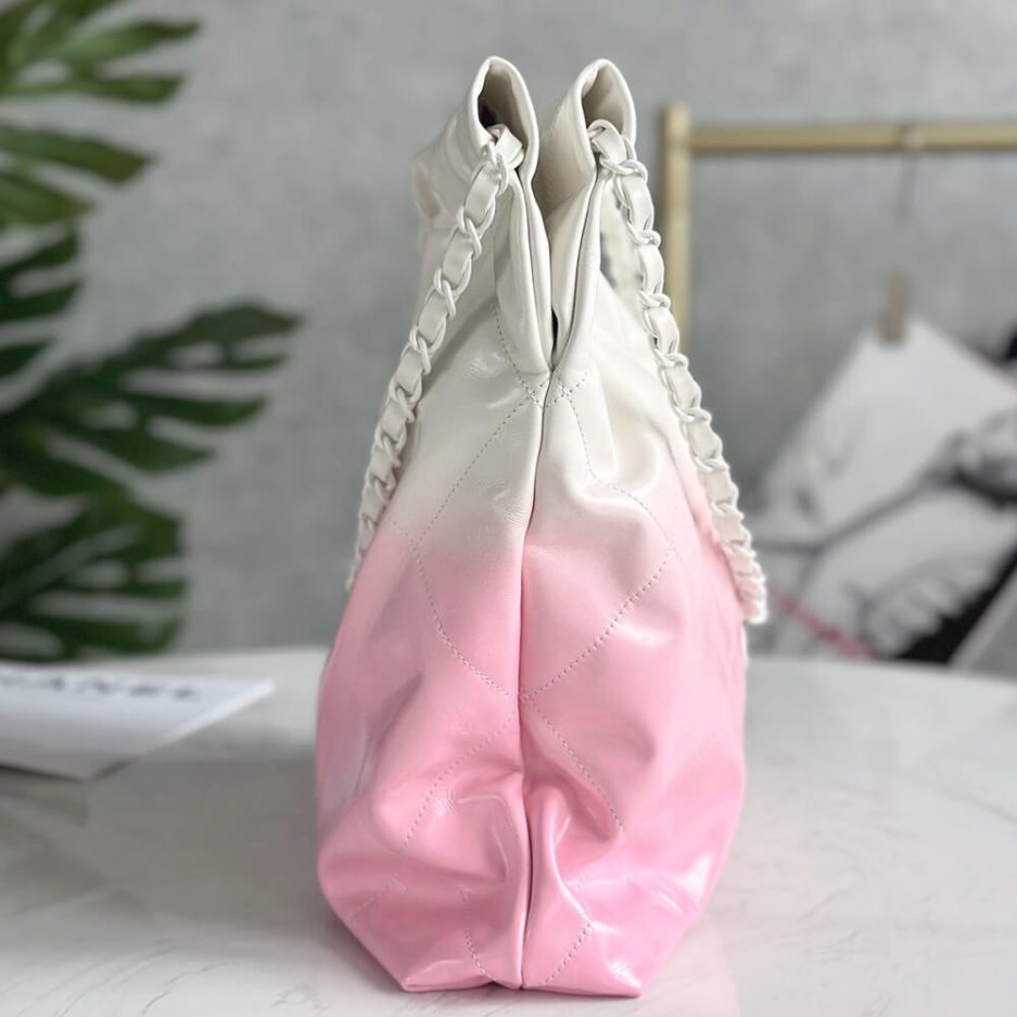 Ch**el 22 HANDBAG(high-end grade)