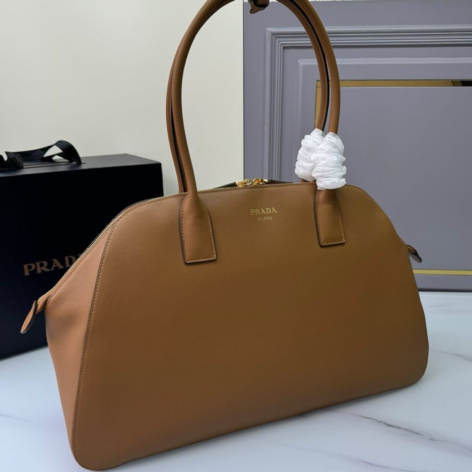 Pra*a Large leather tote bag with zipper closure(high-end grade)