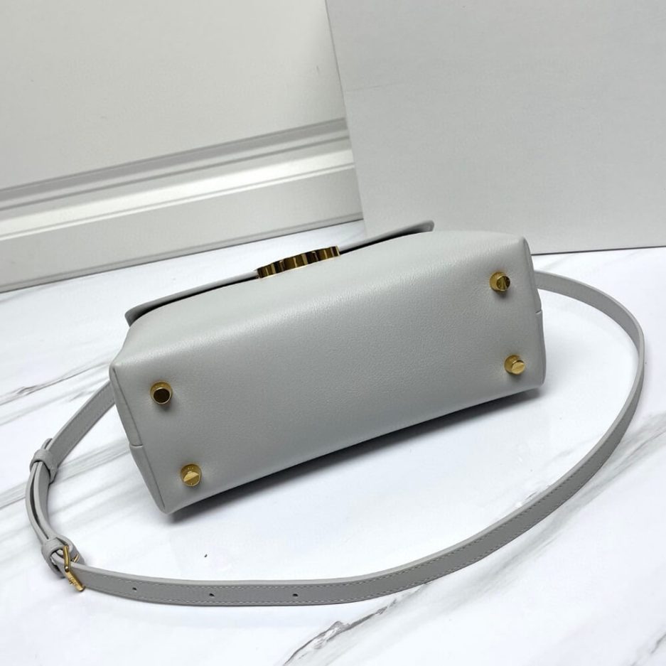 Ce1i*e MEDIUM NINO BAG IN S*pPLE CALFSKIN