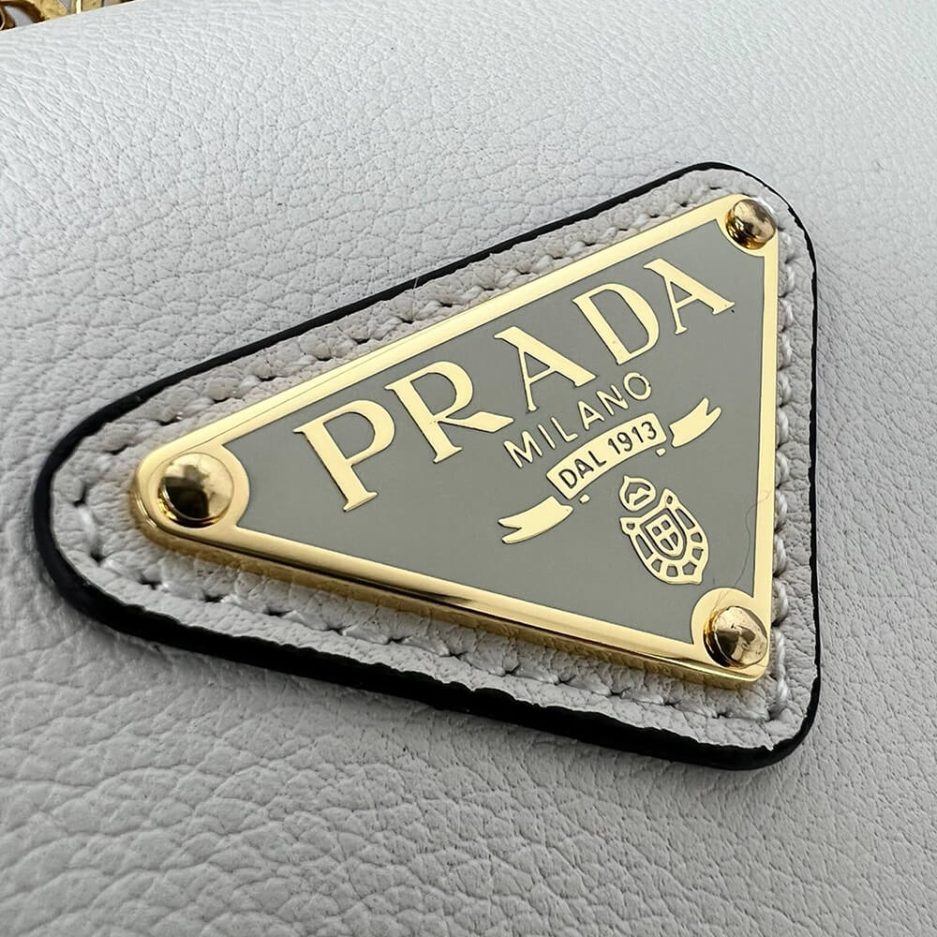 Pra*a Medium leather handbag