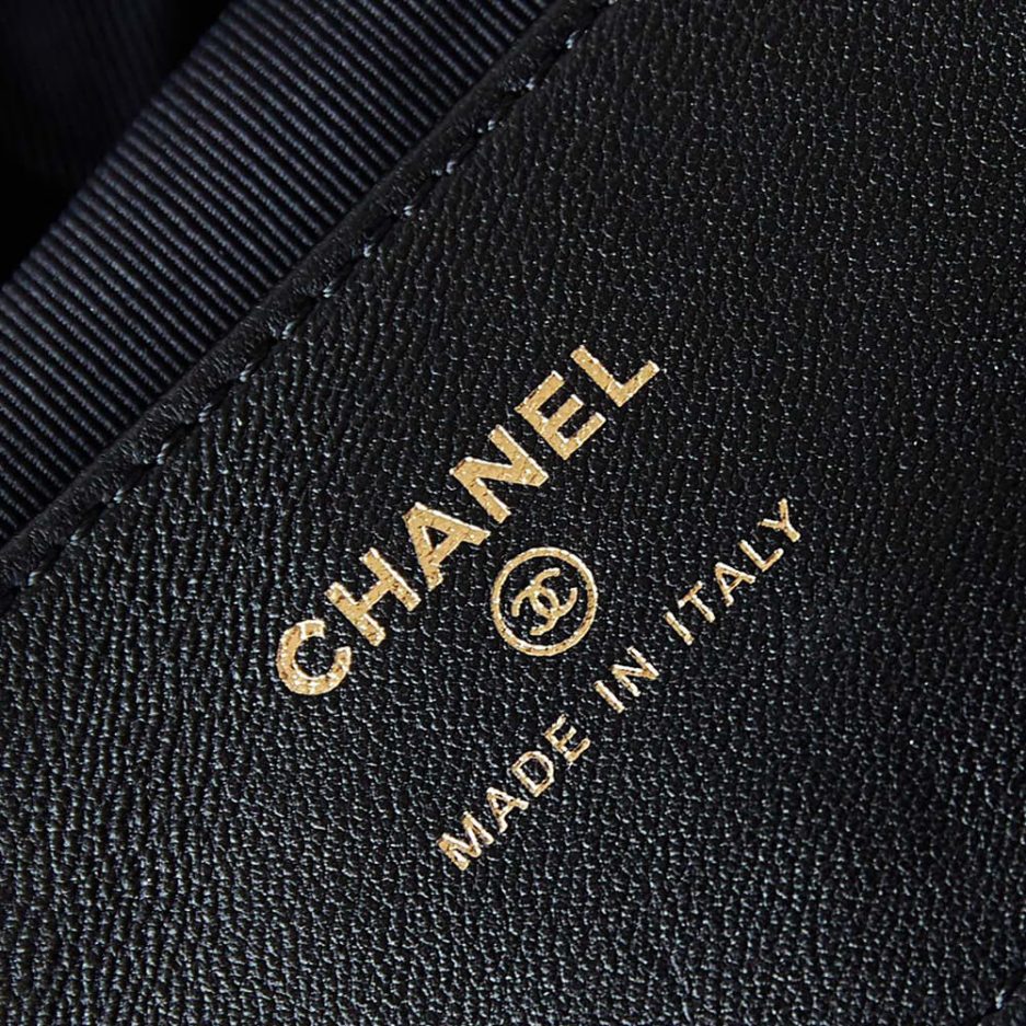 Ch**el Pouch