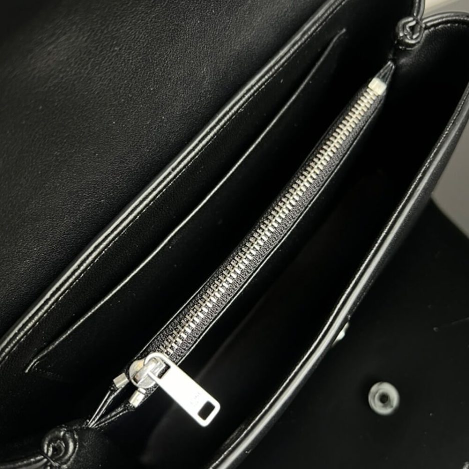 Ce1i*e TEEN Ce1i*e VICTOIRE BAG in S*pPLE CALFSKIN