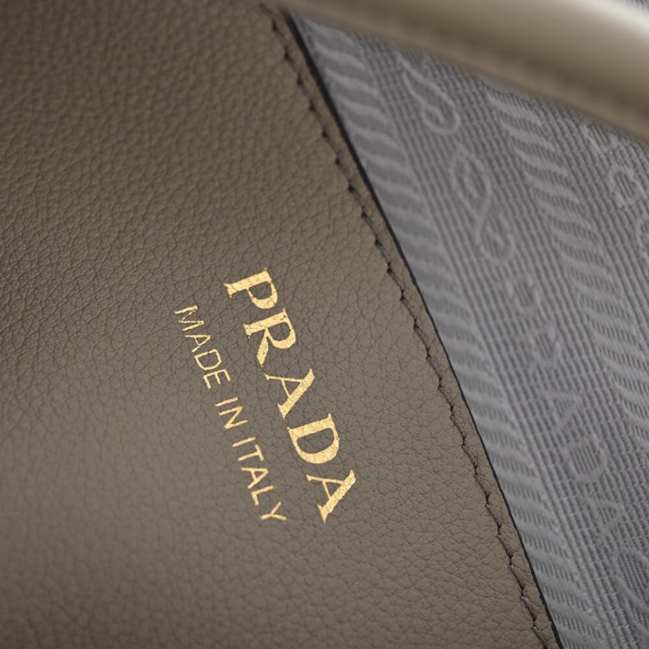 Pra*a Darling leather handbag