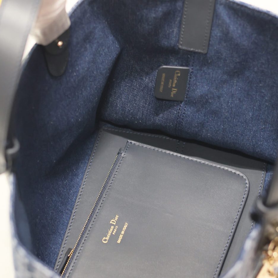 Medium D10r Toujours Bag
