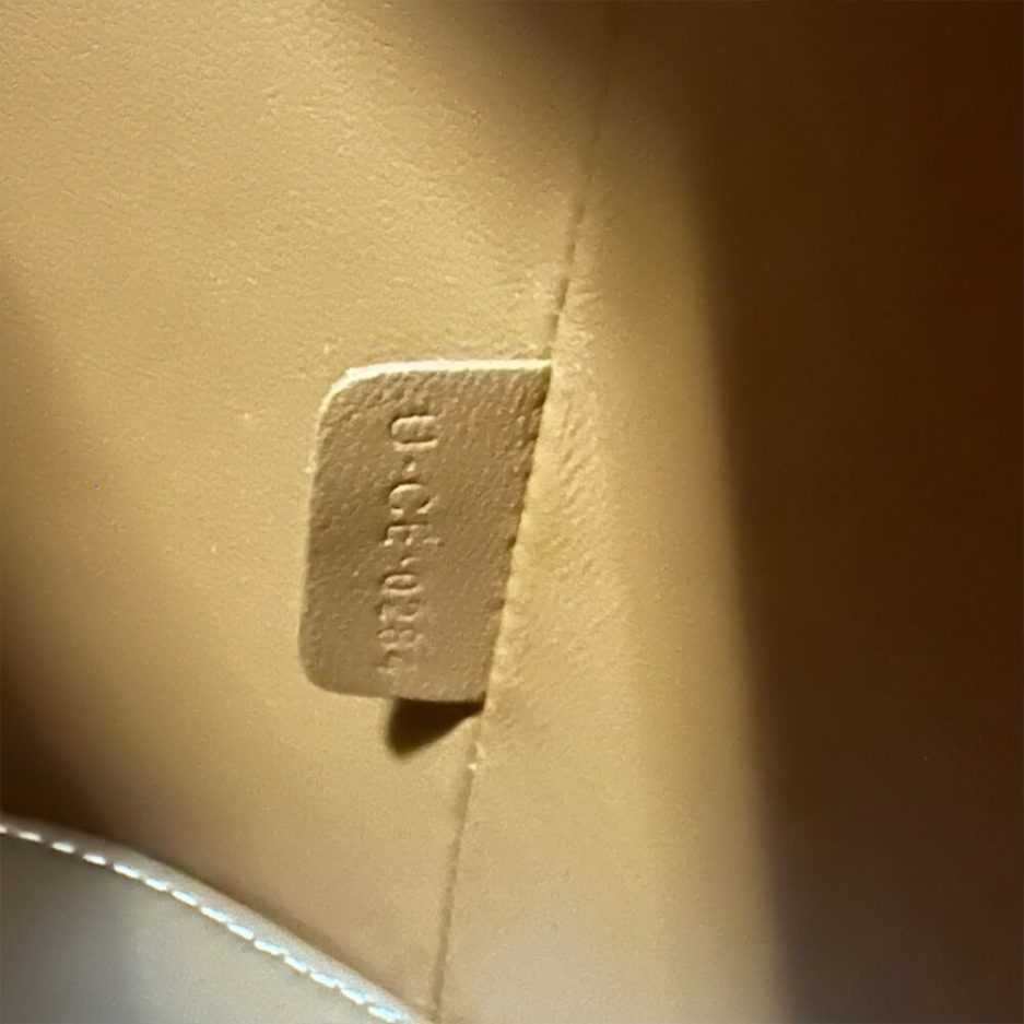 Ce1i*e MEDIUM L0visE BAG in SUEDE CALFSKIN