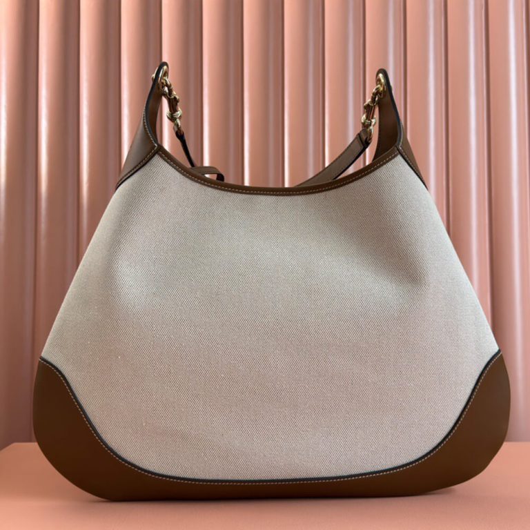 Gvc*1 B medium shoulder bag