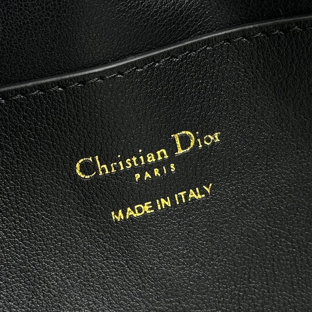 D10r Walk in D10r Purse
