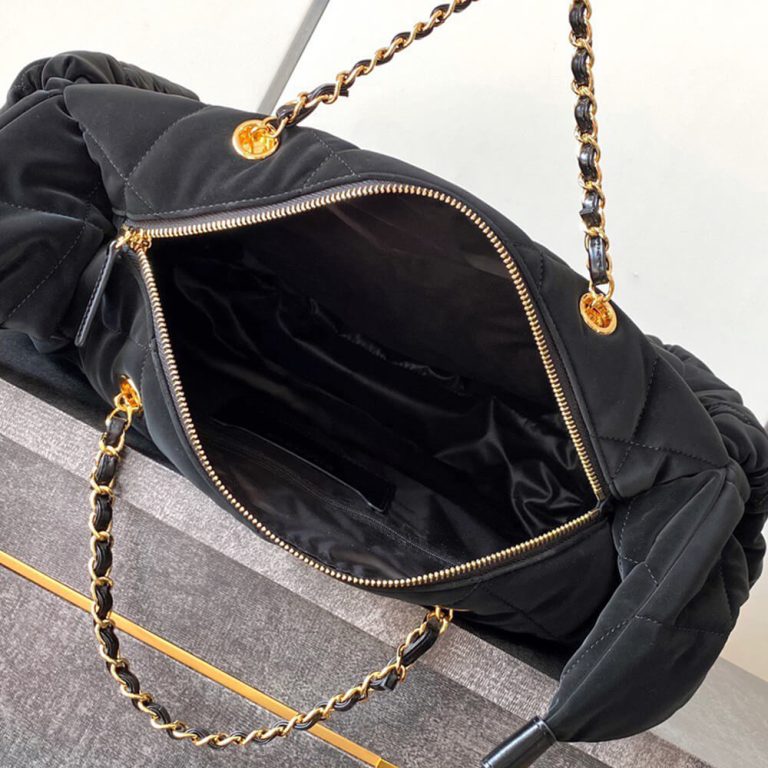 Ch**el COCO NEIGE HANDBAG