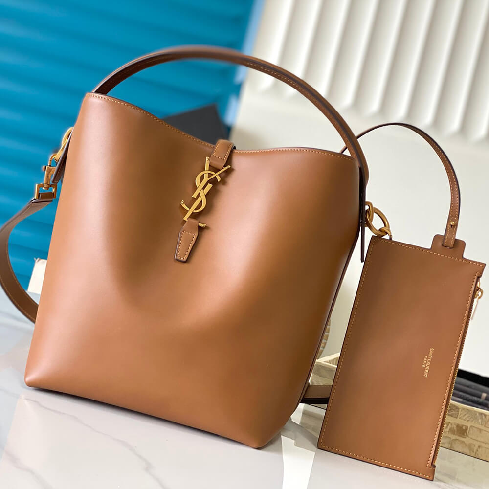 Y51 LE 37 in shiny leather