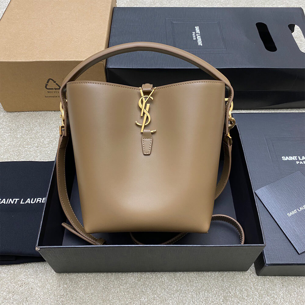 Y51 LE 37 small in shiny leather