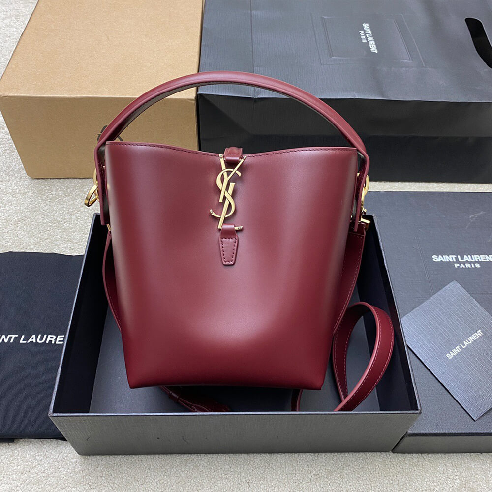 Y51 LE 37 small in shiny leather