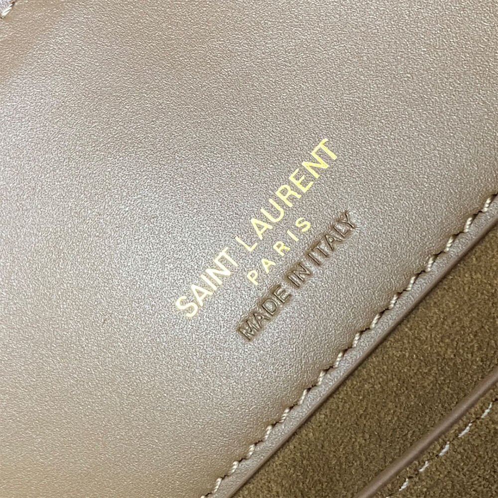 Y51 LE 37 small in shiny leather