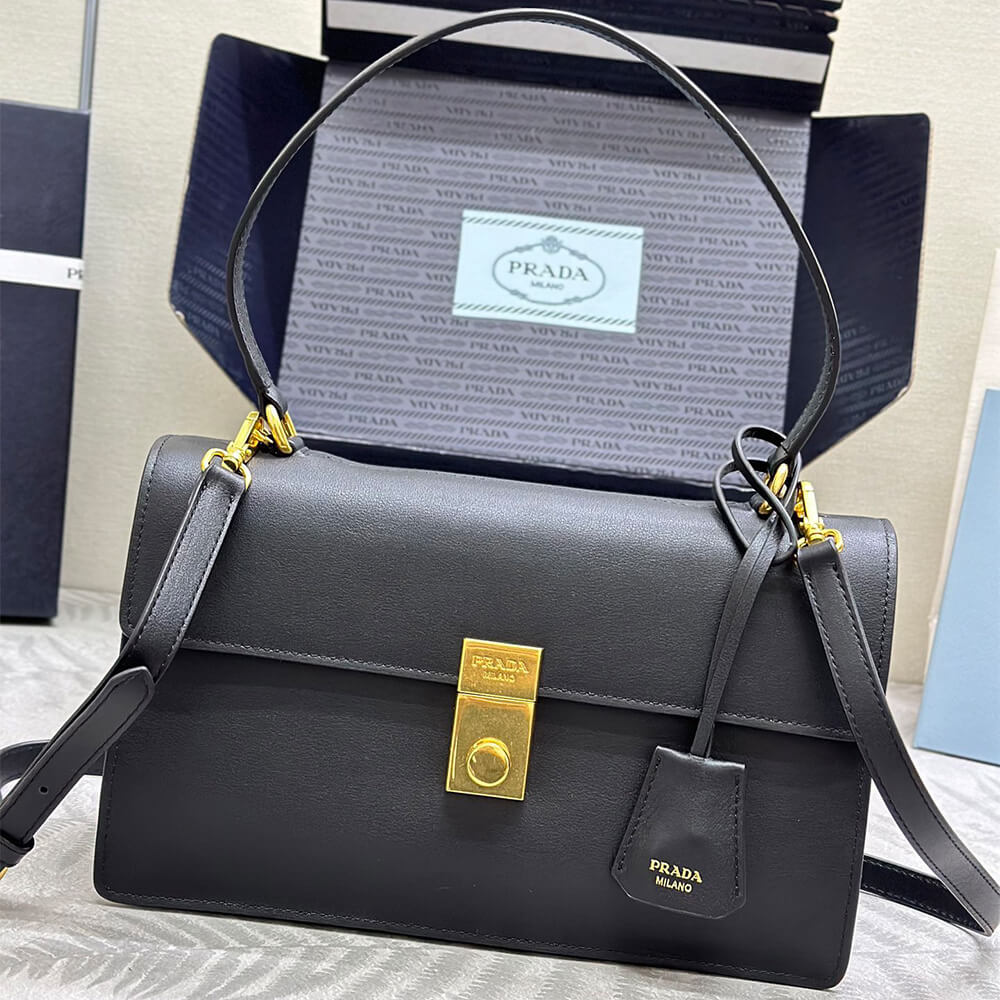 Pra*a Soft Sound medium leather shoulder bag(high-end grade)