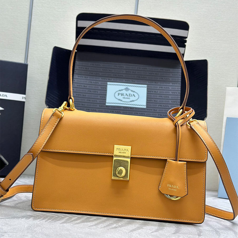 Pra*a Soft Sound medium leather shoulder bag(high-end grade)