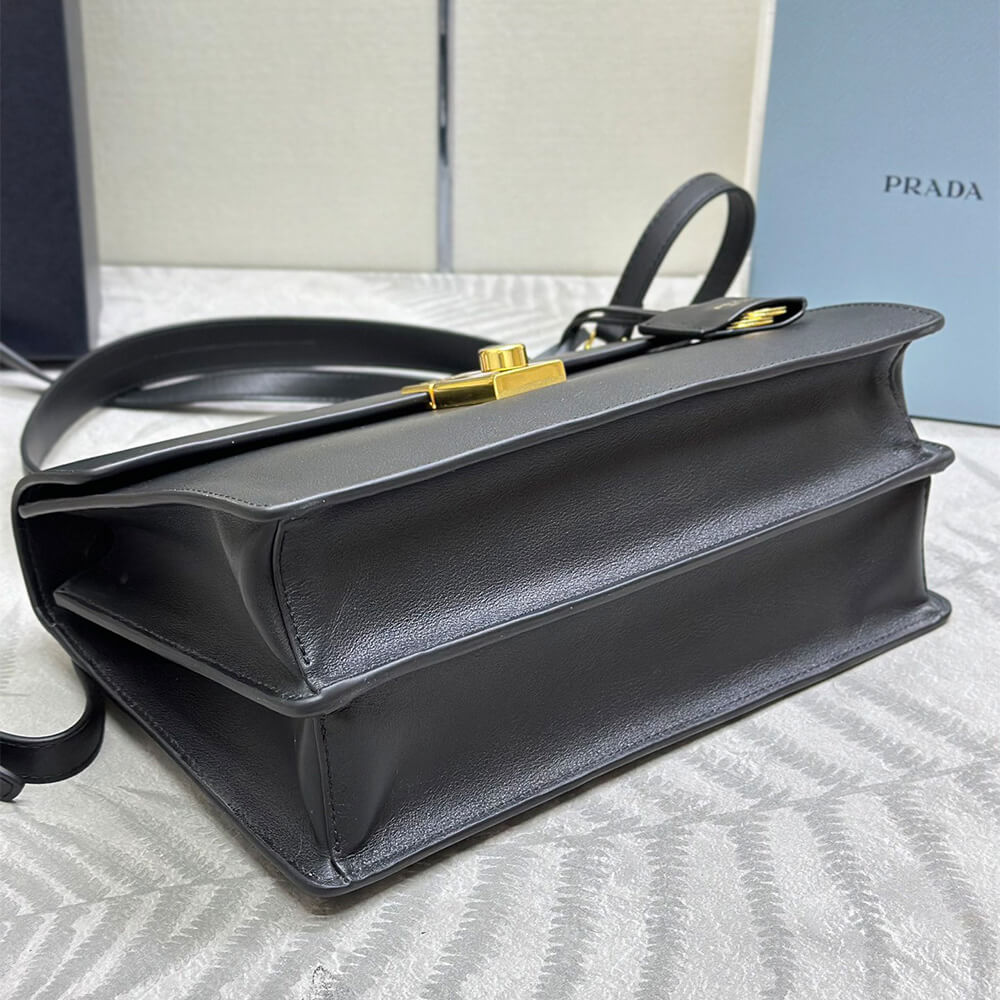 Pra*a Soft Sound medium leather shoulder bag(high-end grade)