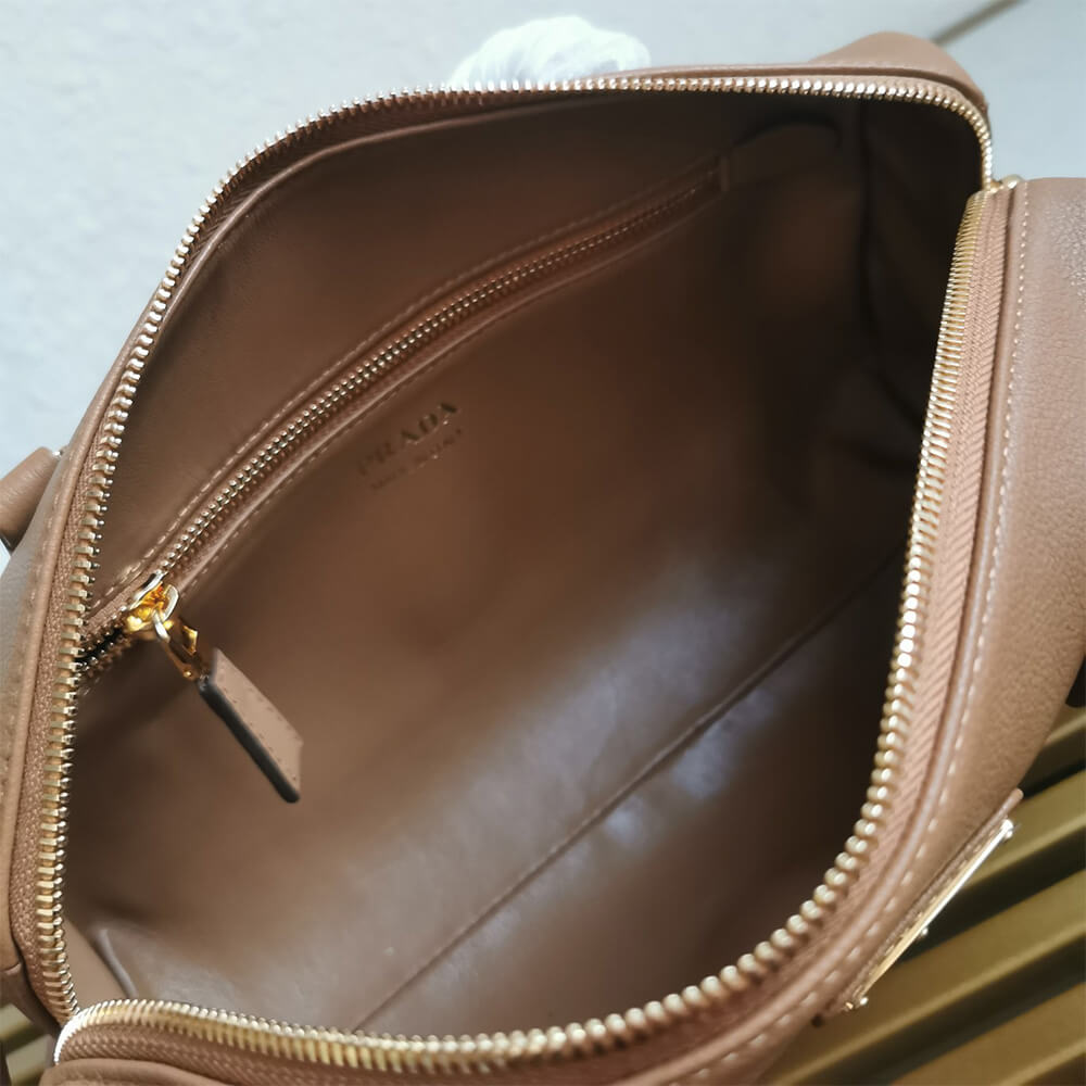 Pra*a Medium leather top-handle bag with padlock(high-end grade)