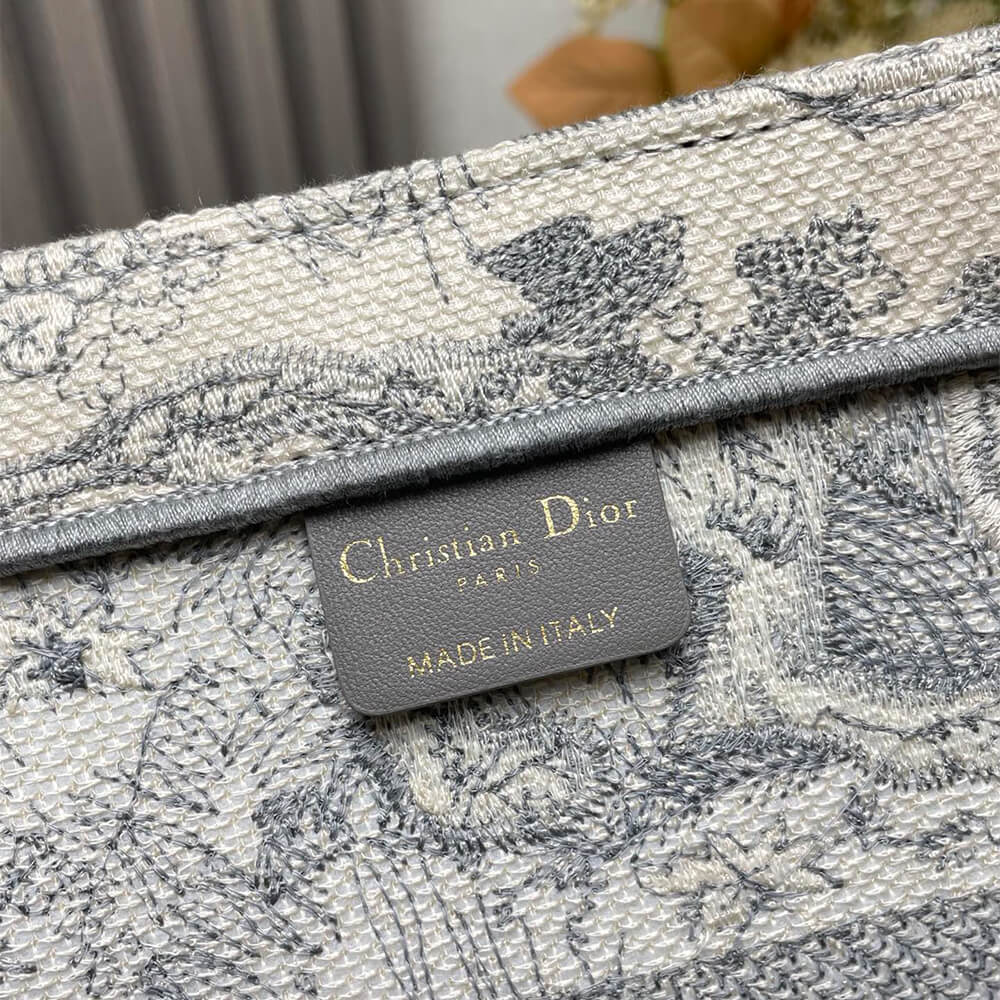Medium D10r Book Tote